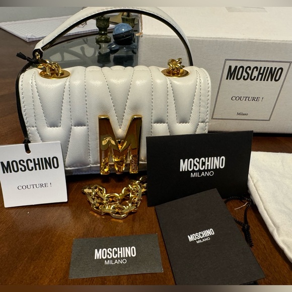White  Moschino calfskin mini bag finished with refined matelasse quilting NWT - Picture 4 of 9